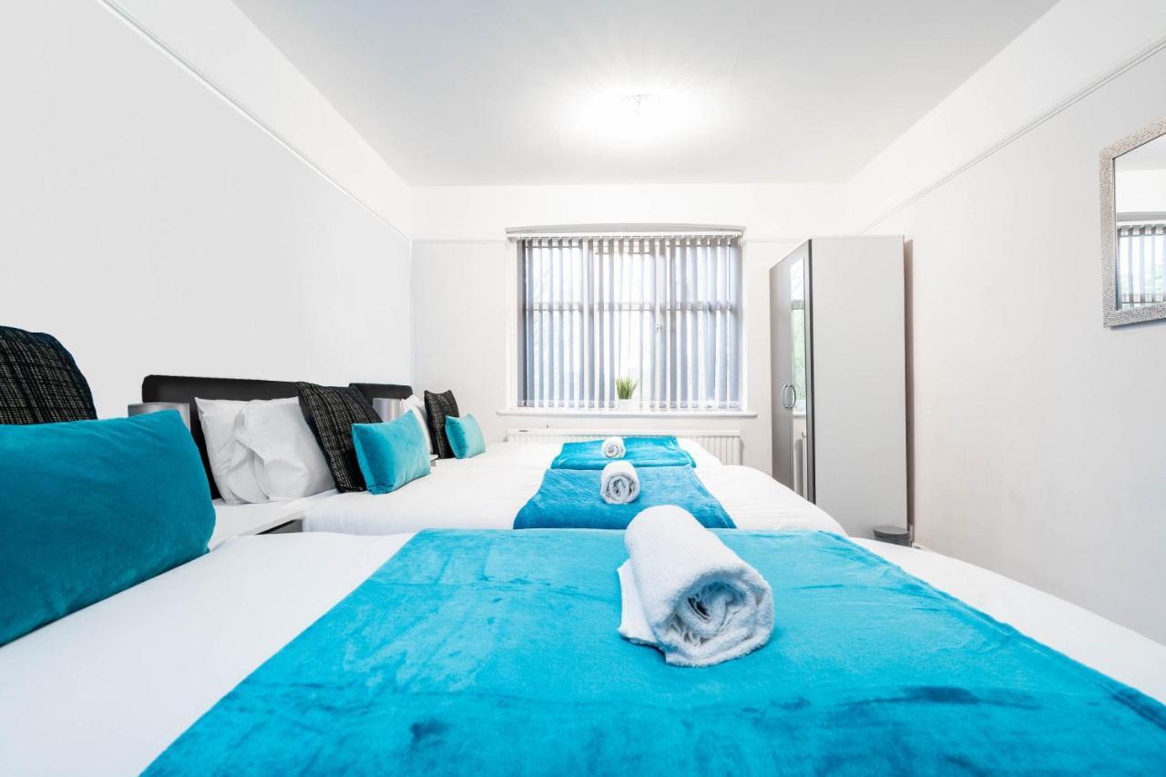5 Bedroom House - 11 Guests - Garden - Wifi - Smart Tv - Top Rated - Large Driveway 4 Multiple Vehicles - Perfect For Contractors Birmingham Ngoại thất bức ảnh